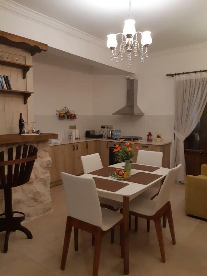 Malia Apartment ファマグスタ エクステリア 写真